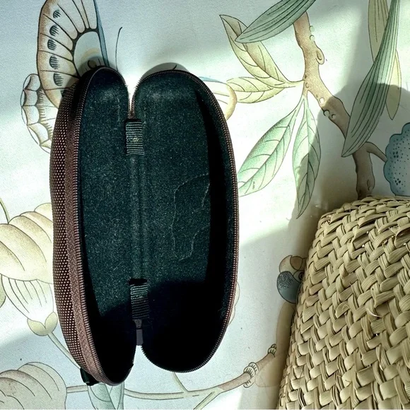 Maui Jim Brown Reinforced Zipper Sunglasses Case with Durable Design - Picture 8 of 10